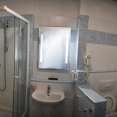 Hanka V Pokoji S Bakonem C408 Hotell Frymburk