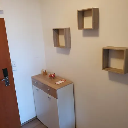 Hanka V Pokoji S Bakonem C408 Hotel