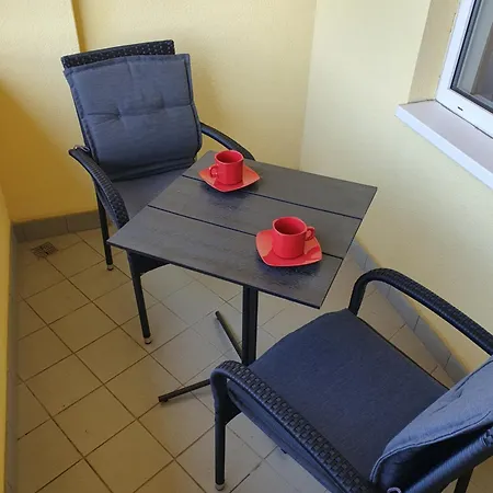 Hanka V Pokoji S Bakonem C408 4*