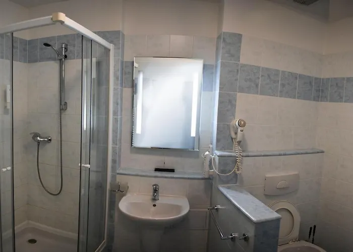 Hanka V Hotelovém Pokoji C408 Hotel Frymburk