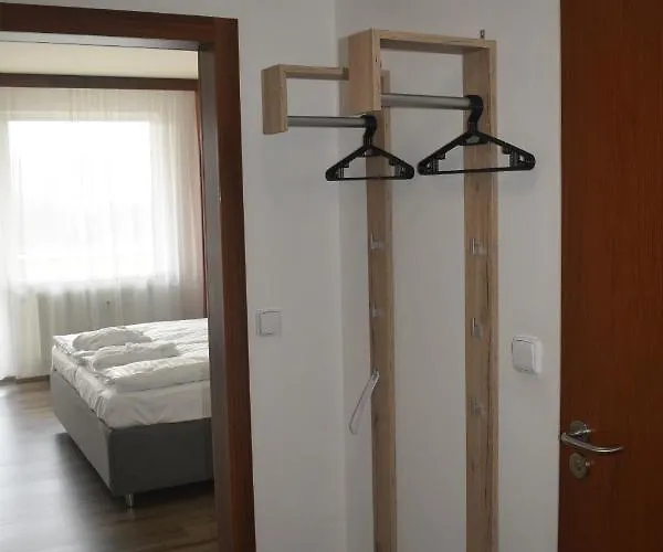 Hanka V Hotelovém Pokoji C408 Hotel Frymburk