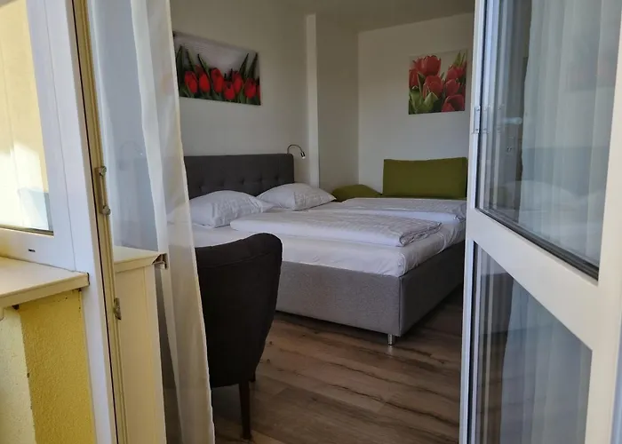 Hanka V Hotelovém Pokoji C408 4* Frymburk